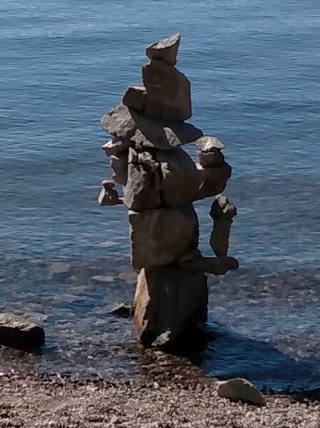 File:InuksukOsoyoos1.jpg