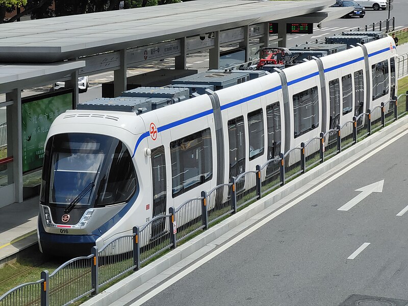 File:Jiaxing Tram 016.jpg