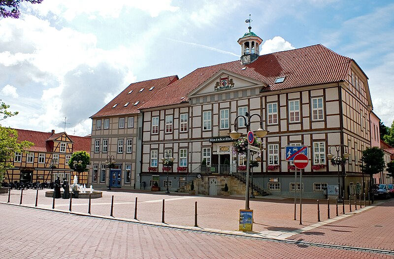 Archivo:Luechow marktplatz 4033.jpg