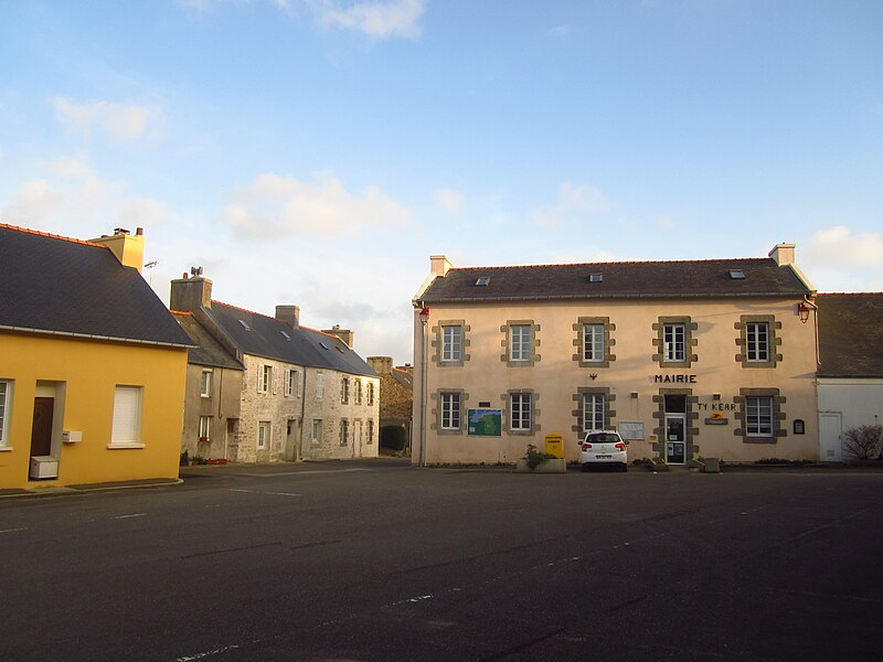 File:Mairie de Tréflez, Finistère.JPG