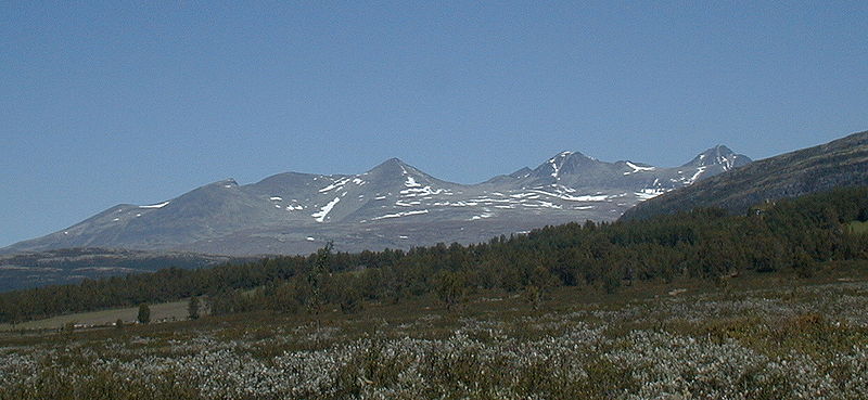 File:Rondane-Smiubelgen.jpg