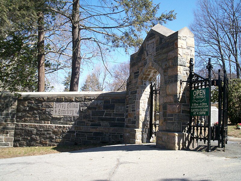 File:SleepyHollowNY-entrance.jpg