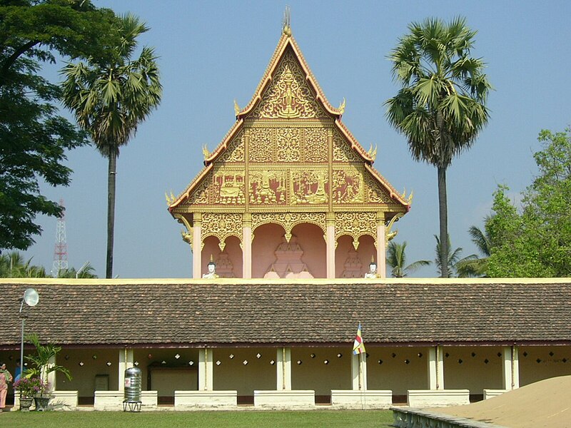 Archivo:That Luang West Temple.jpg