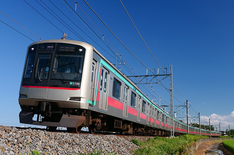 File:Tokyu-Series5000-5106.jpg