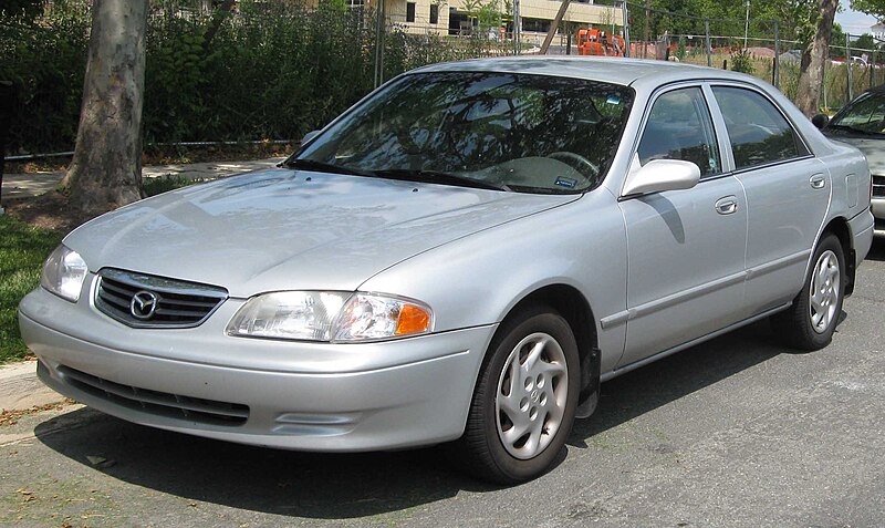 Archivo:00-02 Mazda 626 LX.jpg