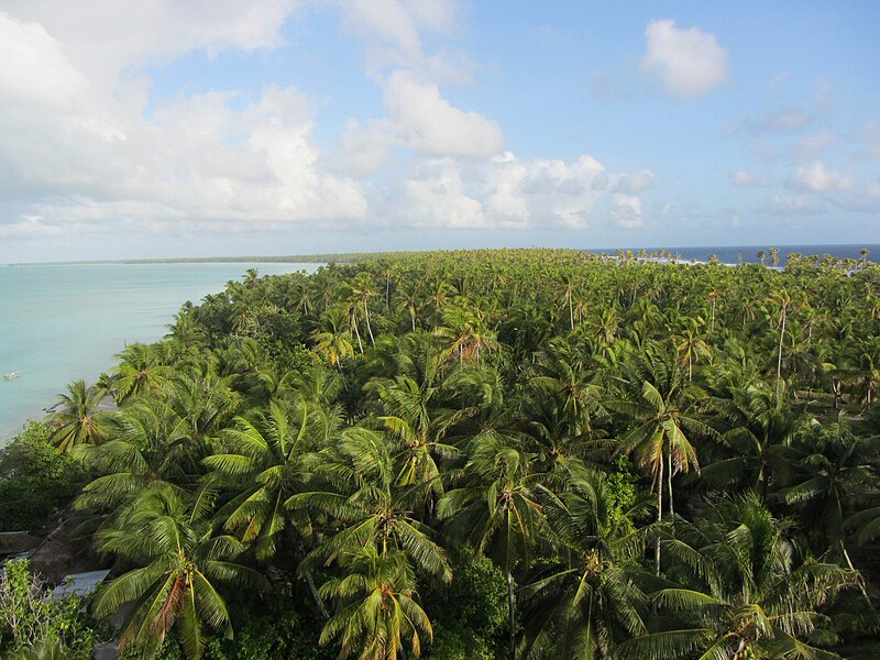 Archivo:Abaiang top view.jpg