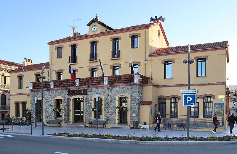 File:Banyuls mairie.jpg