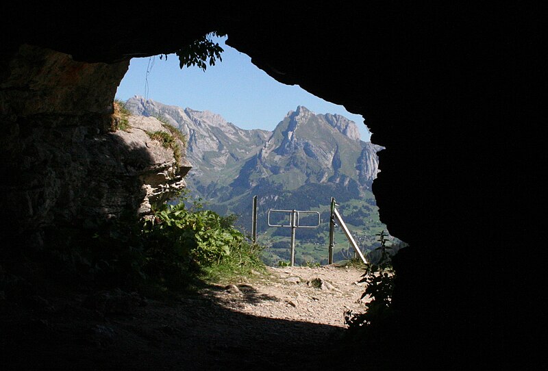 File:Blick aus Wildenmannlisloch.jpg