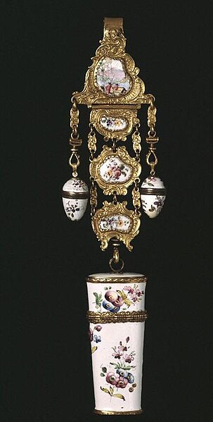 File:Chatelaine.jpg