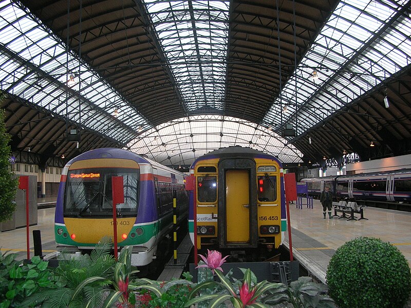 File:Glasgow Queen Street Station.jpg