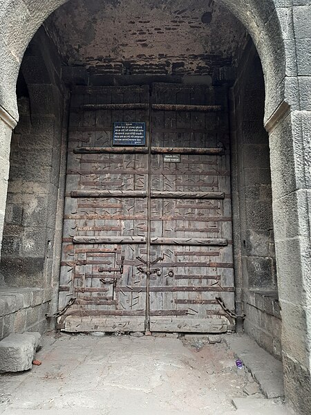 File:Khidki Darwaja Shaniwar Wada.jpg