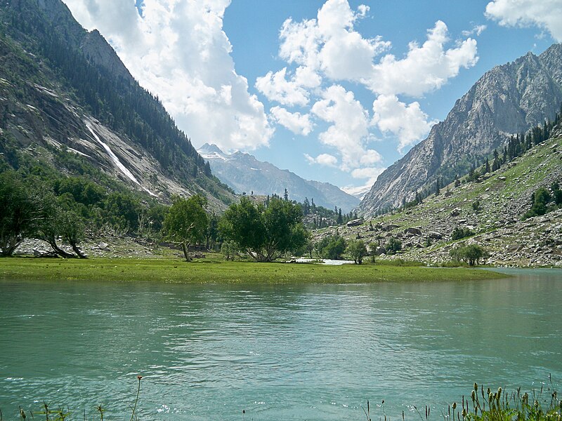 File:Lake Swatvalley x100.JPG