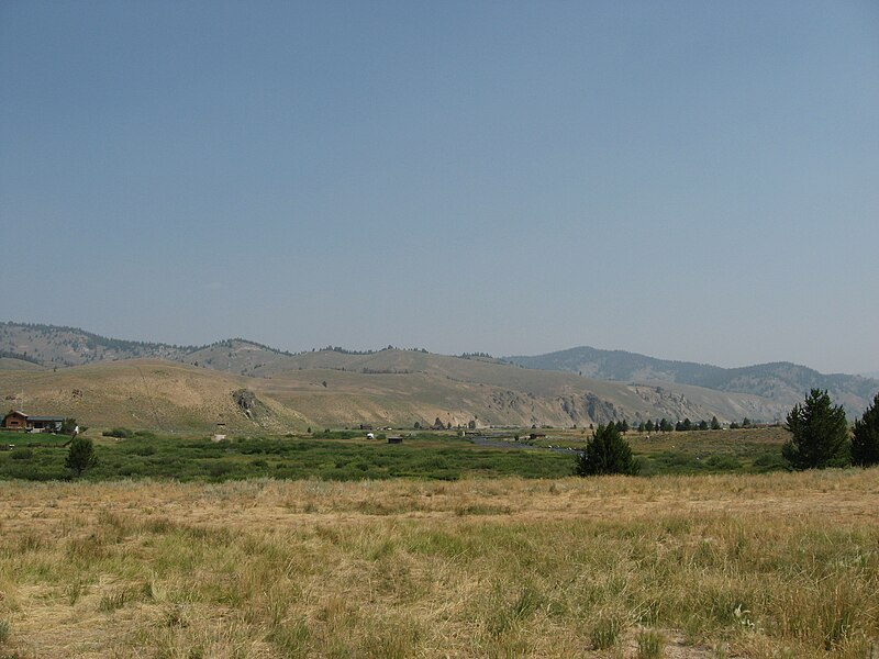 File:North of Stanley.JPG