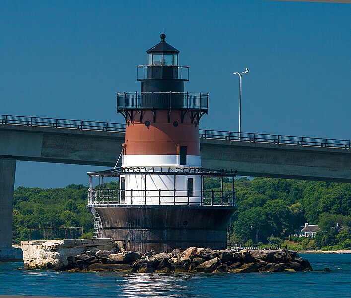 File:Plum Beach Lighthouse 2007.jpg