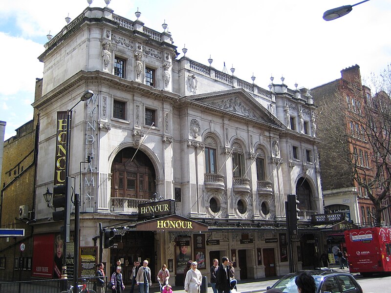 Файл:Wyndhams Theatre London 2006-04-17.jpg