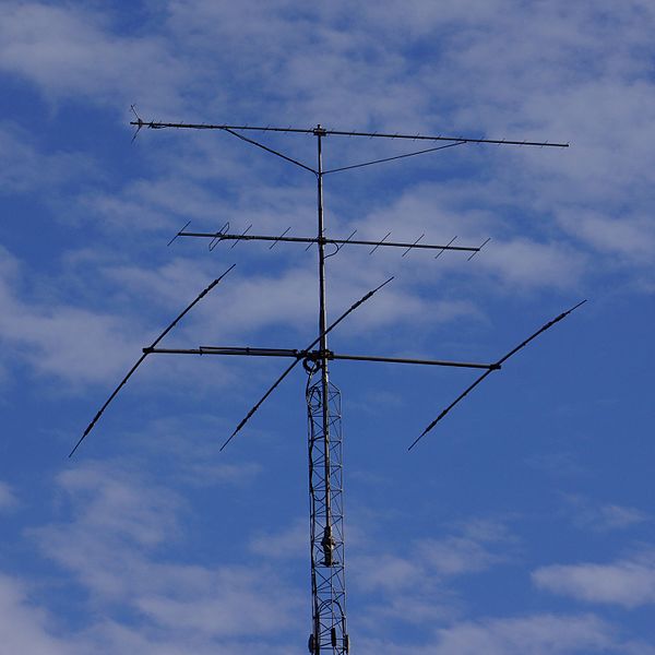 File:Antenna-178969.jpg