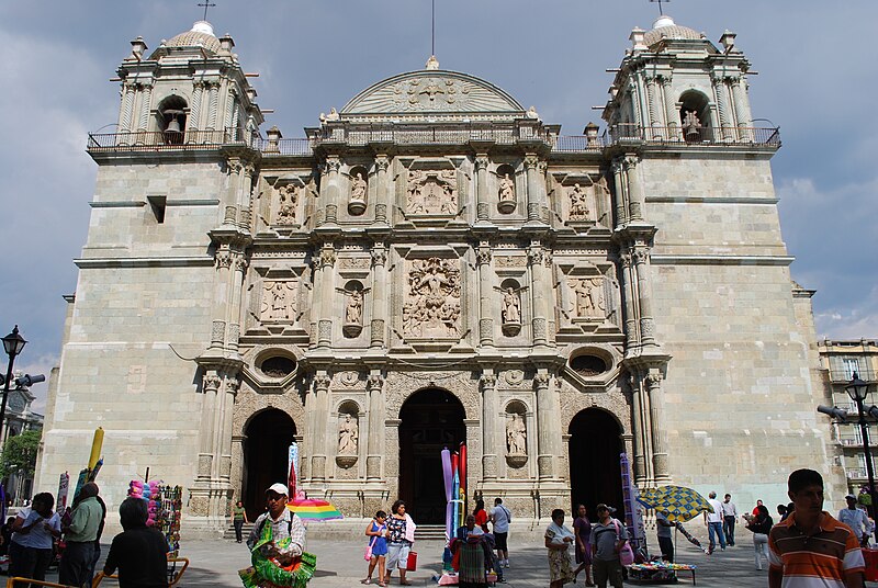 File:FacadeOaxCathedral.jpg