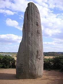 Menhir in Saint-Macaire-en-Mauges.jpg