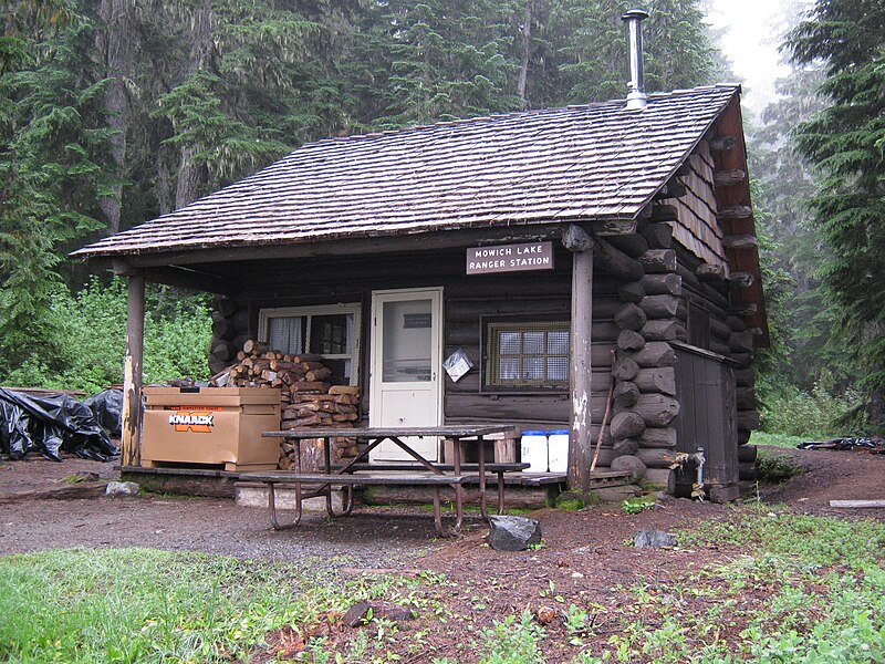 File:Mowich Lake Patrol Cabin.jpg