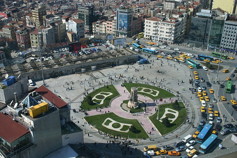 Файл:Taksim Square.jpg