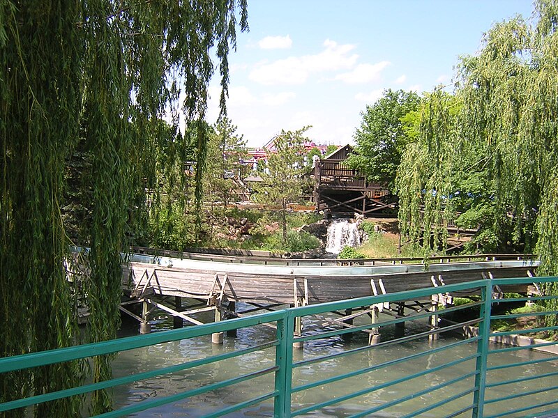 File:The Flume Valleyfair.jpg