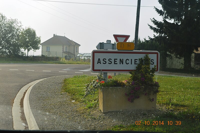 File:Assencieres Entry.JPG