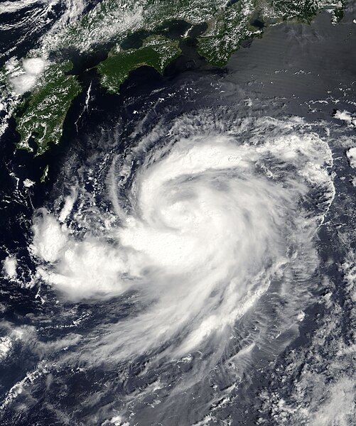 File:Vongfong 2008-08-15 0150Z.jpg