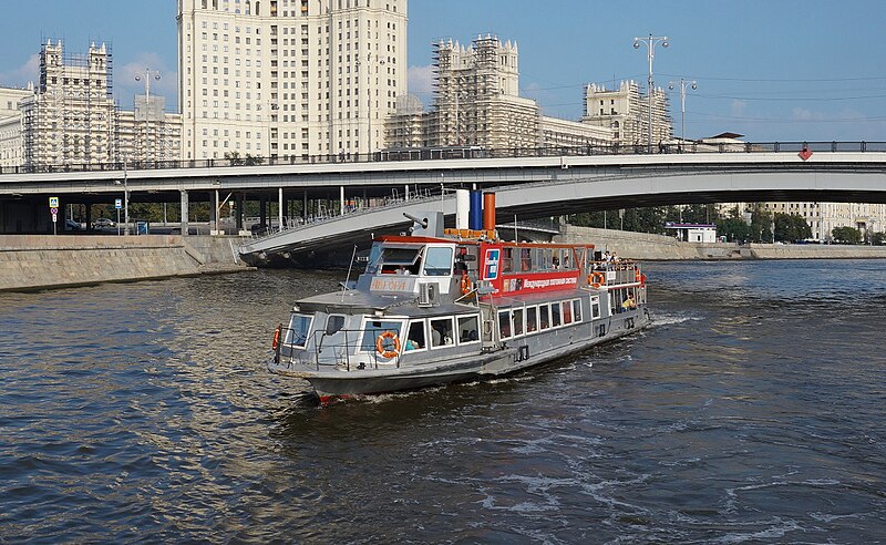 Файл:Теплоход Аврора типа Москва.jpg