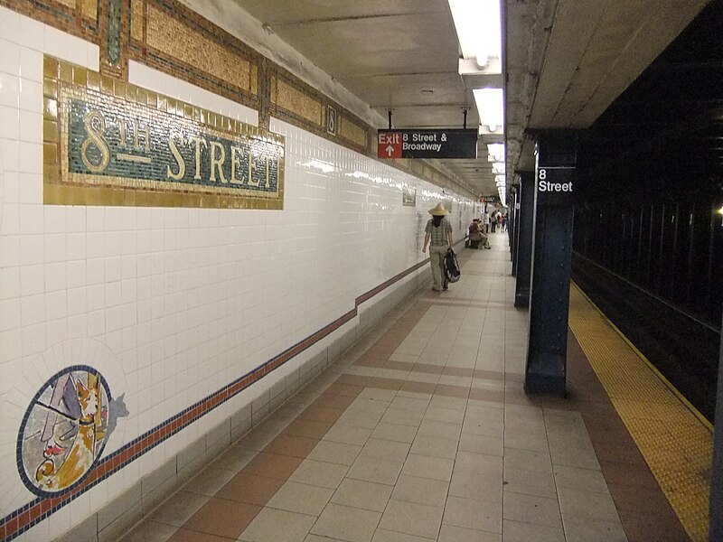 File:8th Street Platform.JPG