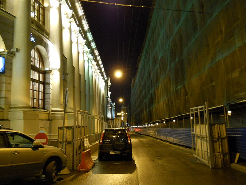 Файл:Hrustalny Lane by night.jpg