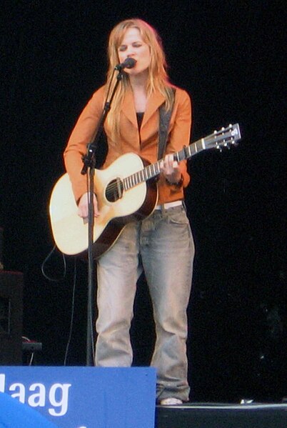 File:Ilse DeLange parkpop 25juni2006.jpg