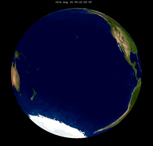 Archivo:Lunar eclipse from moon-2016Aug18.png