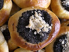 Sweet roll (koláč) with poppy seed