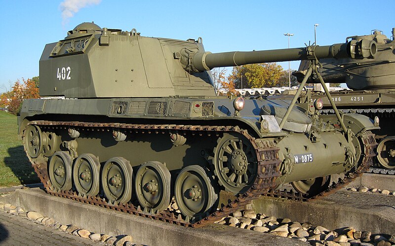 Файл:Panzerhaubitze AMX 13.jpg