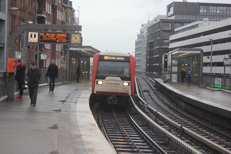 File:DT3E at Rödingsmarkt (16116986349).jpg