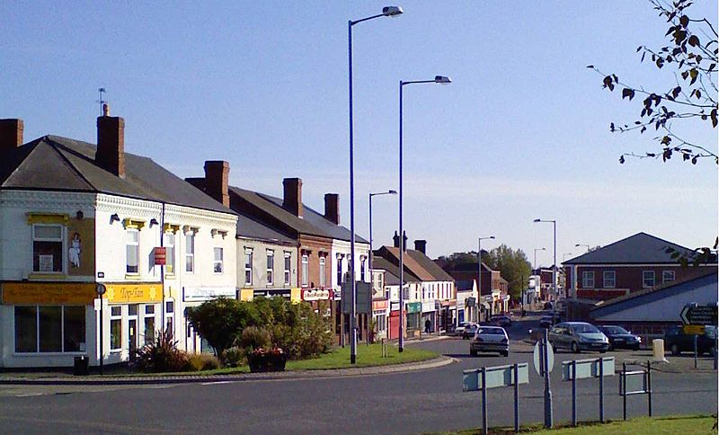 File:BrownhillsHighStreet2007.jpg