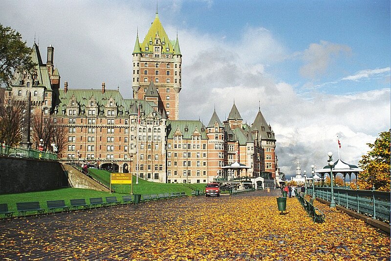 Archivo:Chateaufrontenac-quebec-canada-rs.jpg