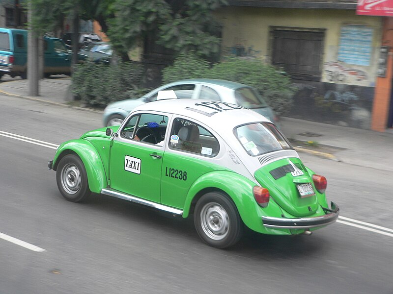 Archivo:Käfertaxi in Mexiko-Stadt (fcm).jpg