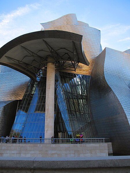 Archivo:Bilbao-Guggenheim-11 320.jpg