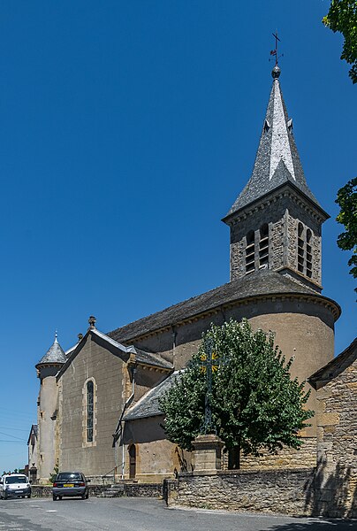 Файл:Church in Saint-Martin-de-Lenne 01.jpg