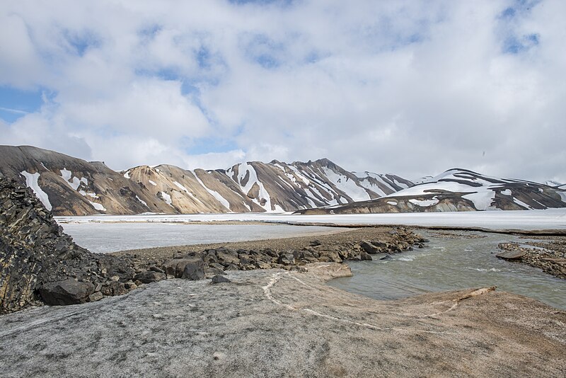 Файл:Landmannalaugar in June.jpg