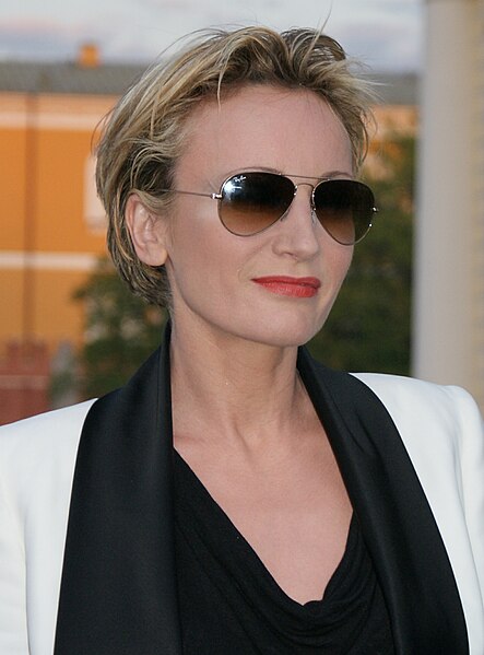 Файл:Patricia Kaas (2009) (cropped).jpg