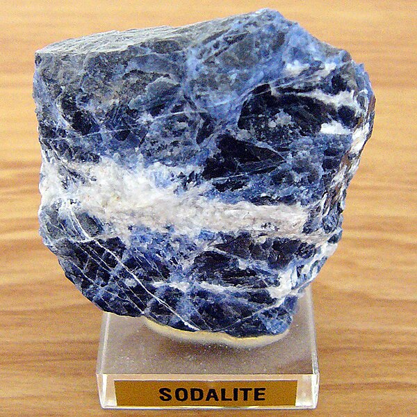 Файл:Sodalite (Mineral).jpg