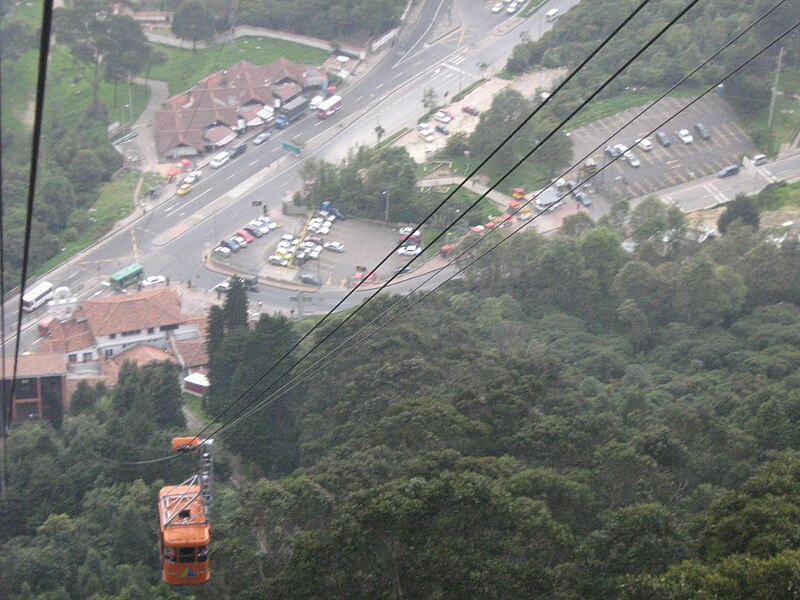 Archivo:Teleférico a Monserrate.JPG