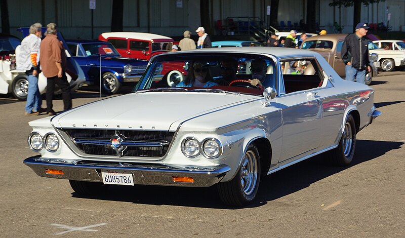 Archivo:1963 Chrysler 300 (35586932535).jpg