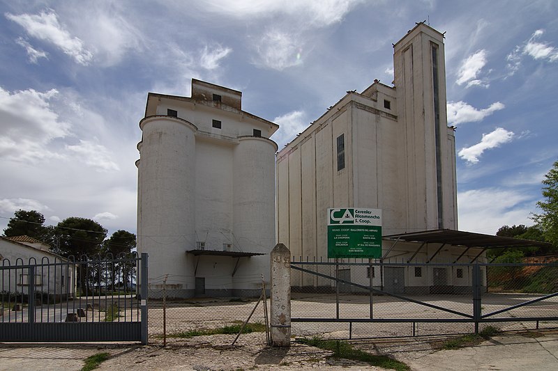 Archivo:Saelices, Cooperativa Cereales Alcamancha.jpg