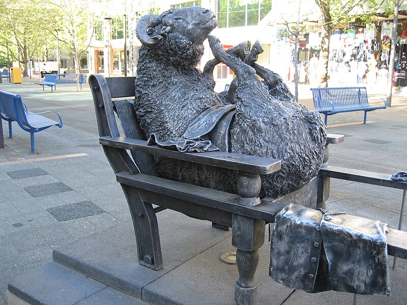 File:Sheep's statue in Canberra.JPG