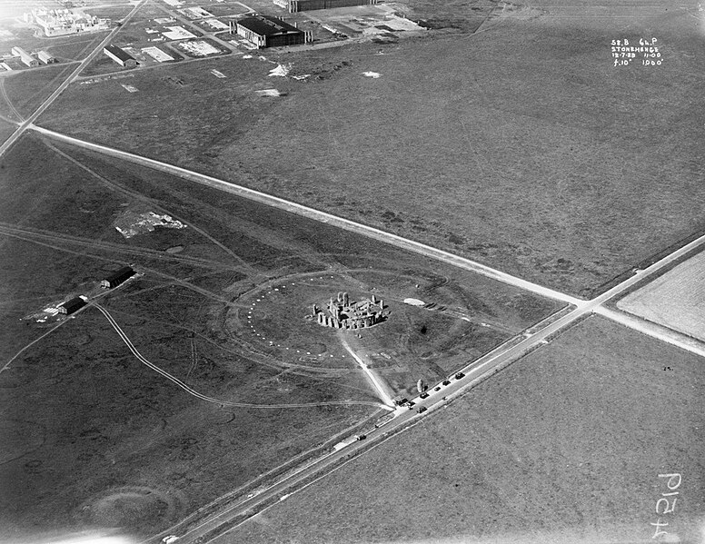 File:Stonehenge and Aerodrome 1928.jpg