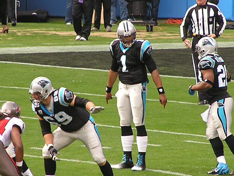 File:CamNewtoncalling A PLAY.jpg