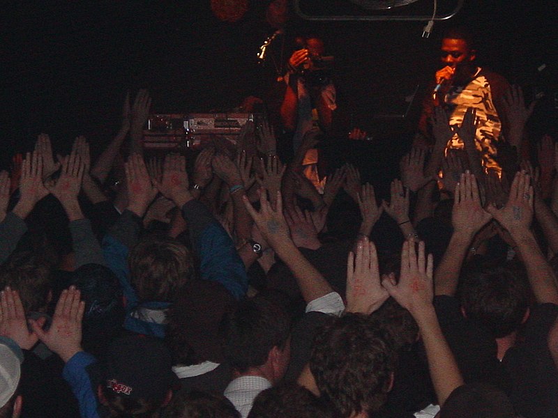 File:GZA rockin' the crowd.jpg